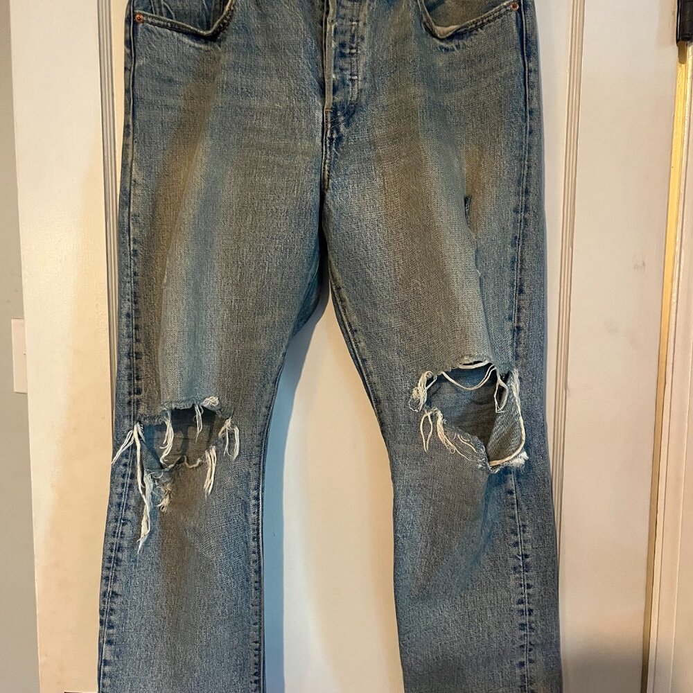 Levi's Wedge Straight High Rise Distressed Jeans size 31